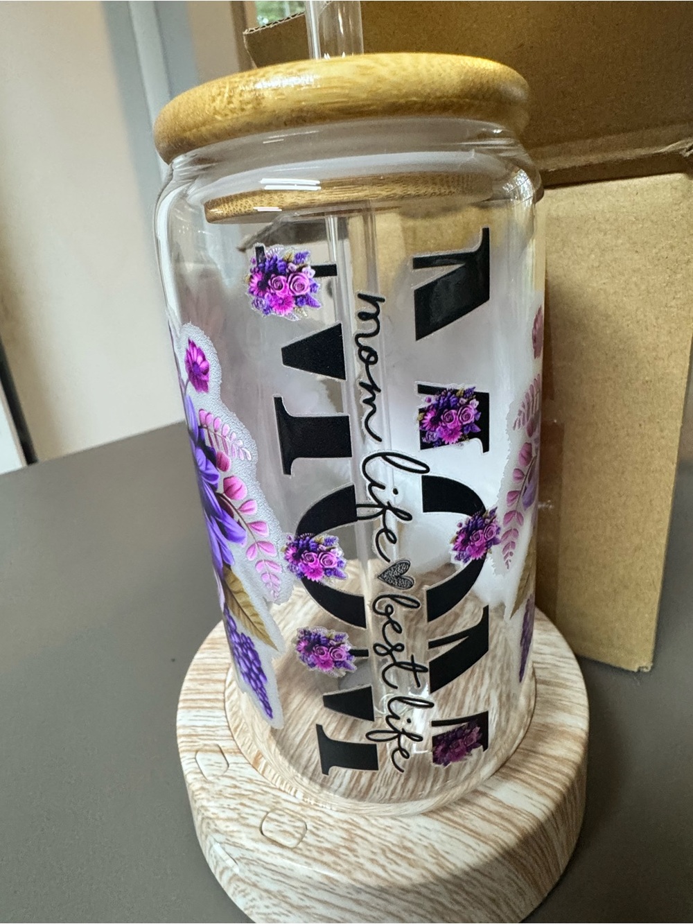 Decorative Glass 'MOM' Tumbler with Purple Floral Accents and Wooden Lid